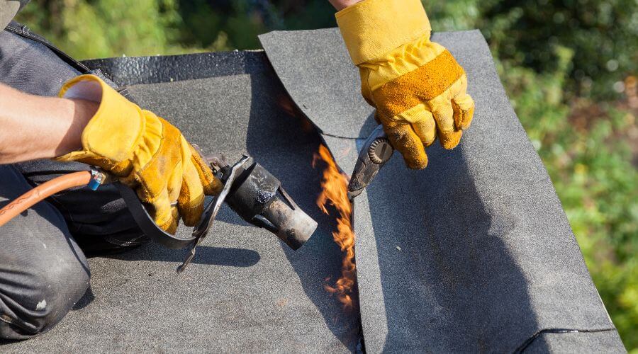 Expert Emergency Roof Repairs services in Fortuna, ND
